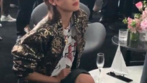跷二郎腿小姐姐头像,时尚与自信的完美演绎